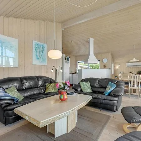 بيت للعطل Stunning In Haderslev With Wifi
