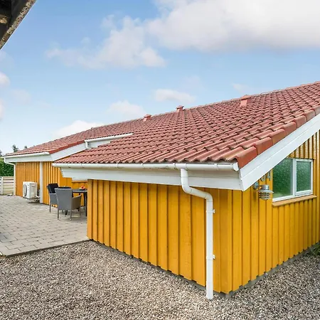 Stunning In Haderslev With Wifi 펜션 Årøsund